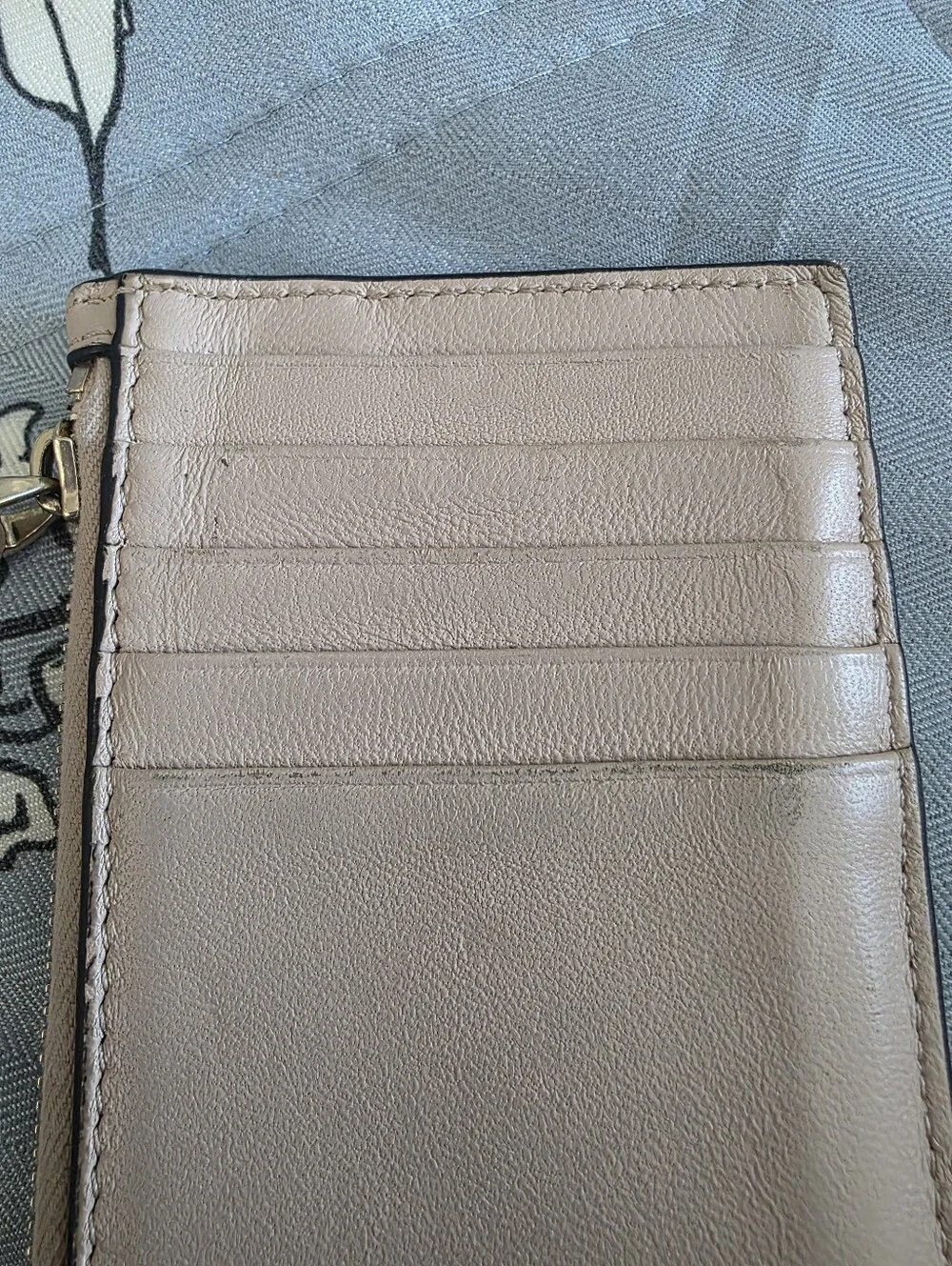 Valentino Garavani VLogo Walk Zip Beige Calfskin Leather Card Holder
